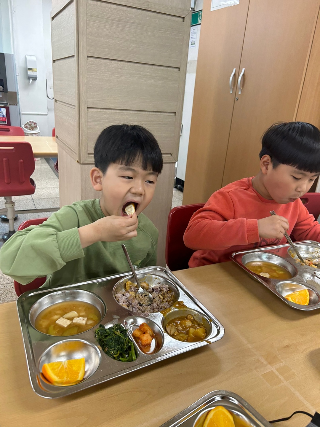 KakaoTalk_20230410_100916174_09